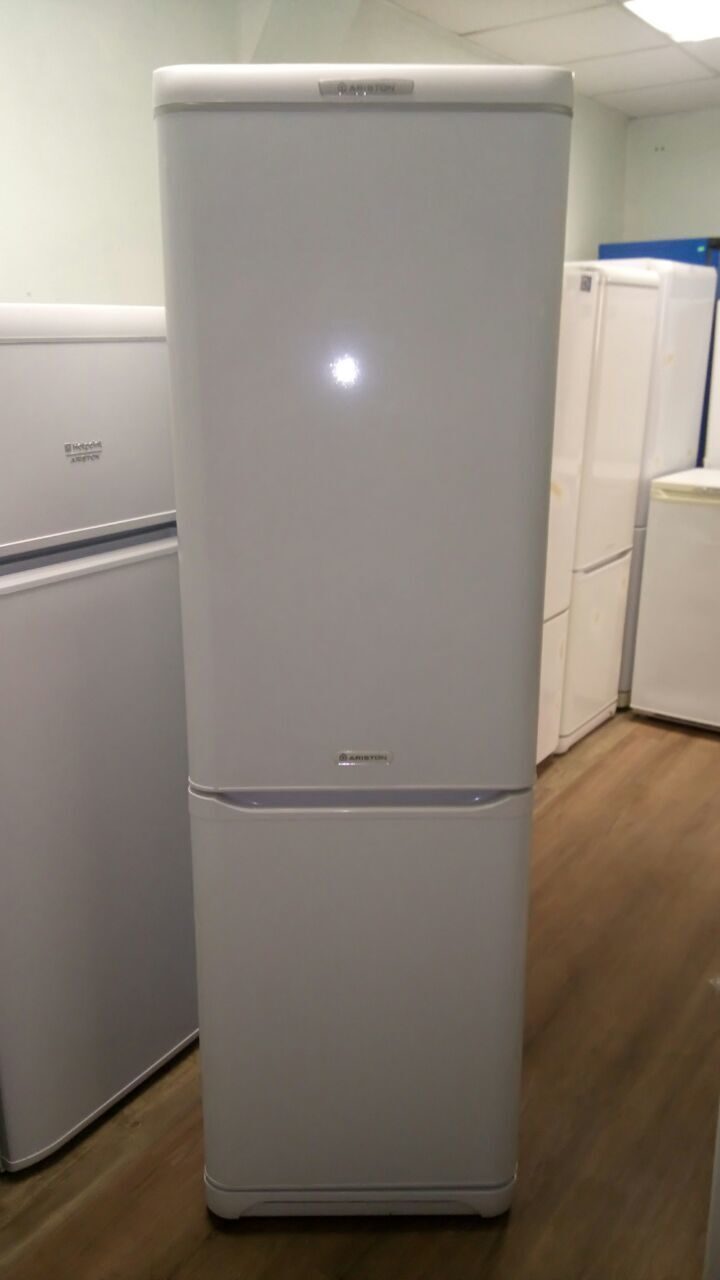 Ariston холодильник сервисный. Хотпоинт Аристон холодильник 2007. Аристон холодильник х8220p. Холодильник Хотпоинт Аристон 2007 года. Холодильник Хотпоинт Аристон 2015.