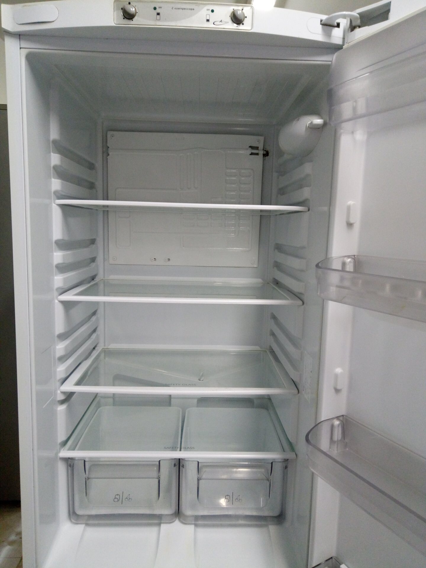 Аристон RMBA 2185 L холодильник